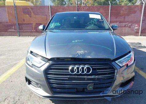 2019 Audi A3 40 Titanium Premium z USA, uszkodzony, nr VIN WAUAUGFF1KA125130